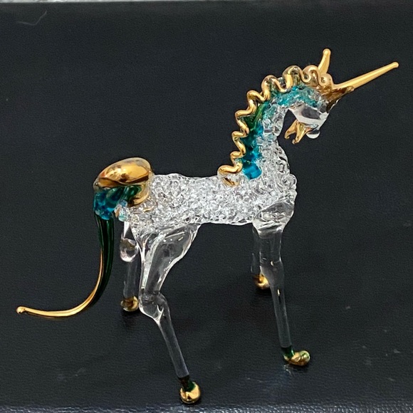 Vintage Delicate Spun Glass Unicorn Collectible Art Glass Figurine - Picture 2 of 16